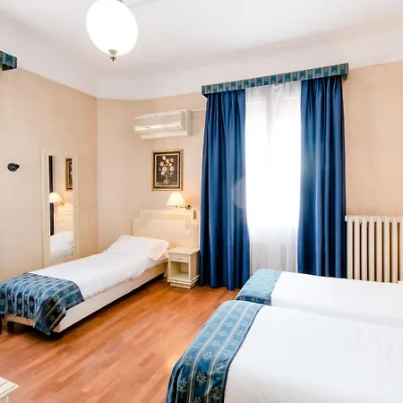 Hotel Centrale 2*